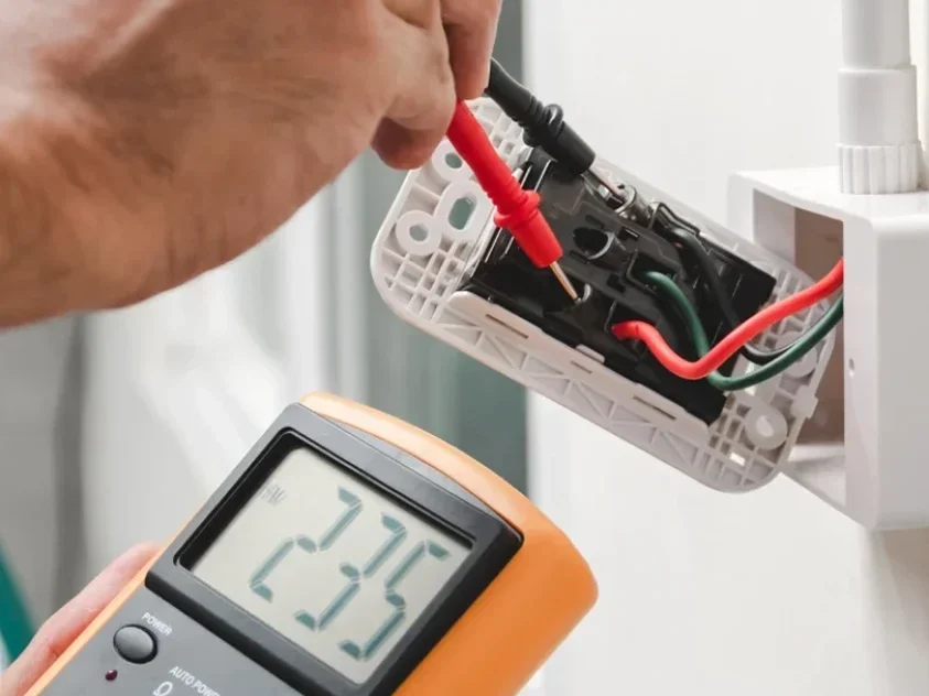 Controllo di un impianto elettrico domestico